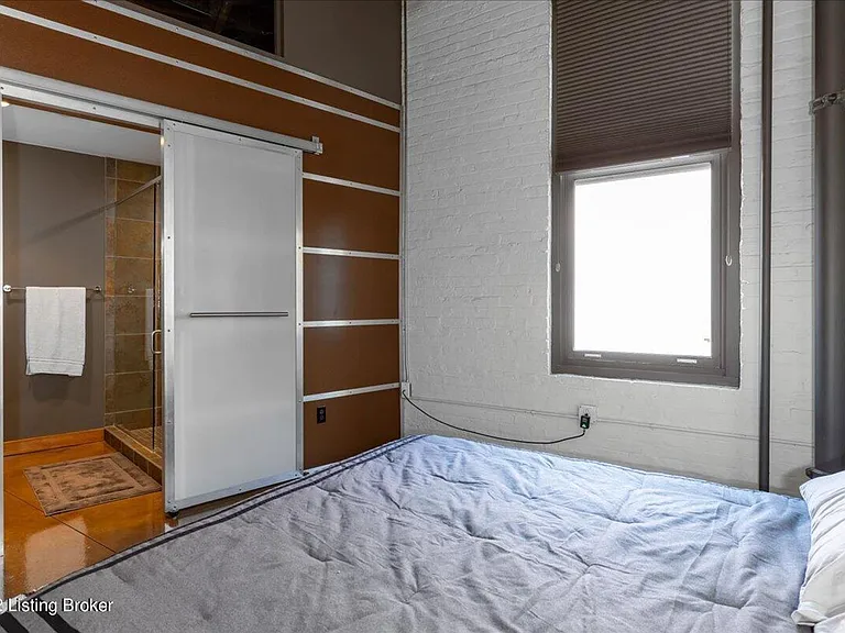 309 E Market St #313 — Photo 9