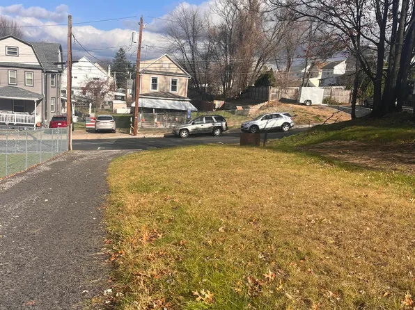 31 Harriet St, Wilkes Barre, PA 18705