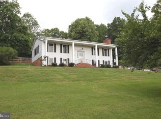 19392 Rose Hill Dr, Culpeper, VA 22701