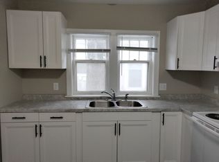 321 8th St NW #1, Faribault, MN 55021