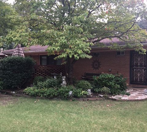 3rd image of 324 Lakeside Ln