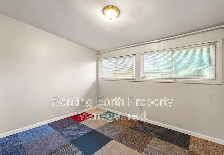 6452 Evergreen Blvd — Photo 19