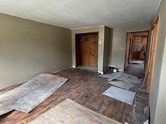 5th image of 629 Lansing St