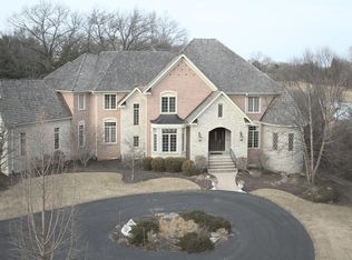 66 S Wynstone Dr, North Barrington, IL 60010