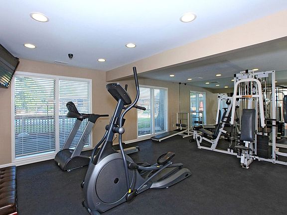 2nd image of 606 Turtle Creek North Dr APT 9