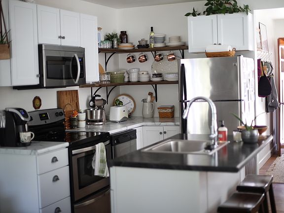 Island and open shelving