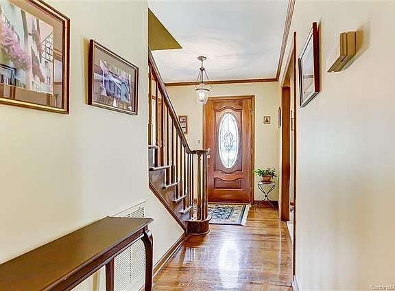 3rd image of 5619 Ivygate Ln