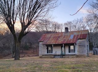 135 Lock Seven Ln, Carthage, TN 37030