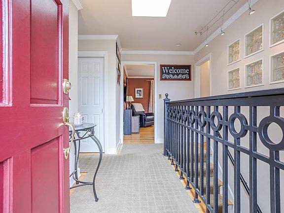 4th image of 4757 Woodley Dr