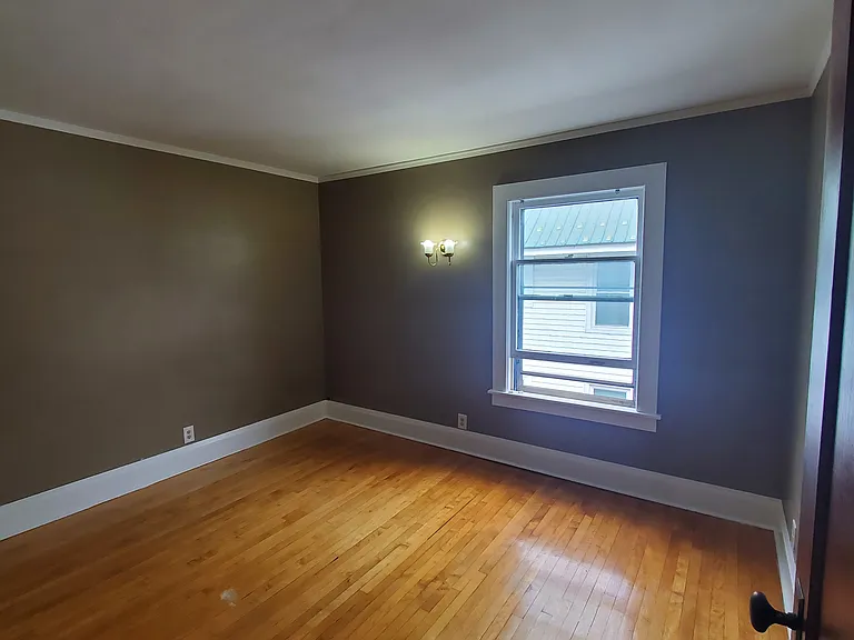 10-12 Lyon Pl — Photo 18