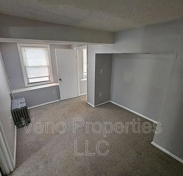 293 Hudson Ave #G — Photo 5