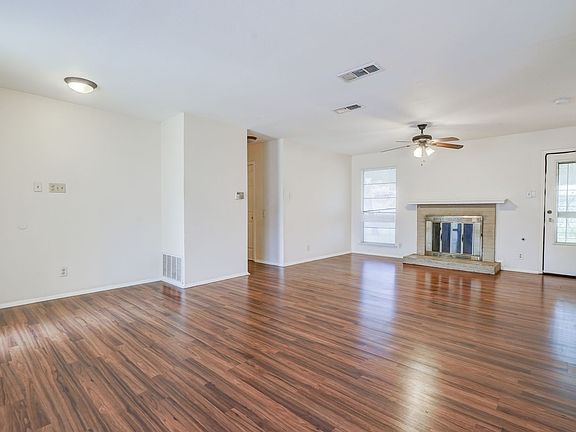 5th image of 206 Meadow Path Dr