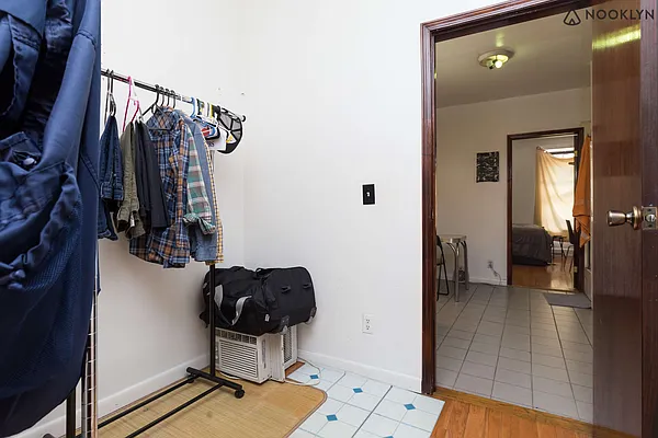 Rented by Nooklyn NYC LLC | media 13