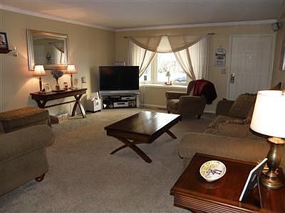2nd image of 1042 Robinette Ave