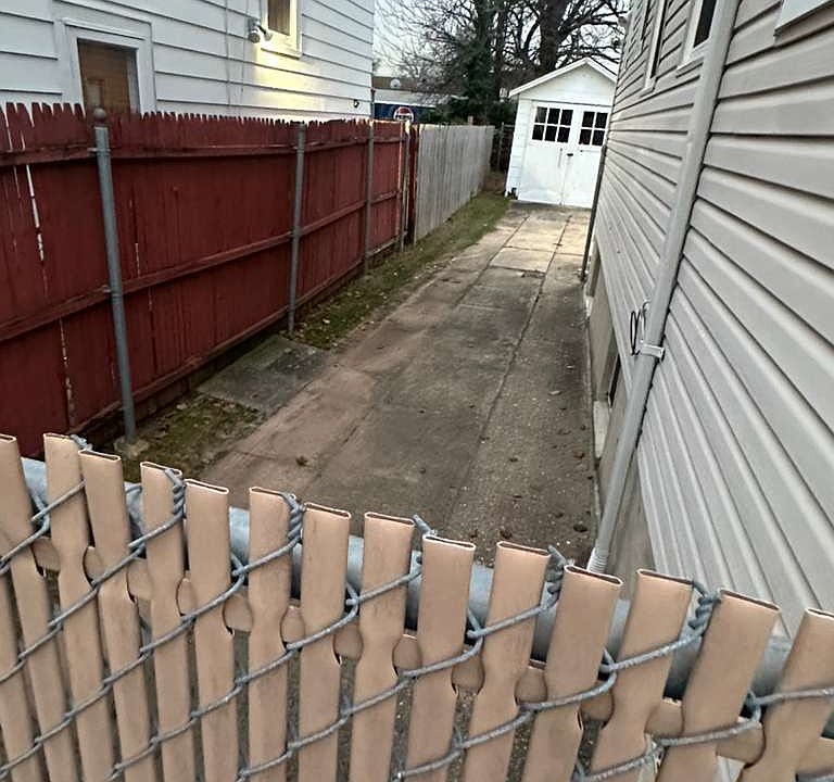 1st image of 143 Berkshire Pl