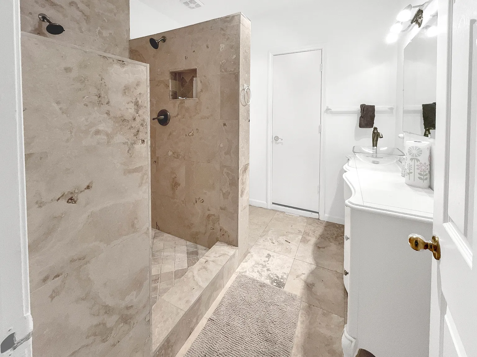2117 Greta Lane - Suite... — Photo 2
