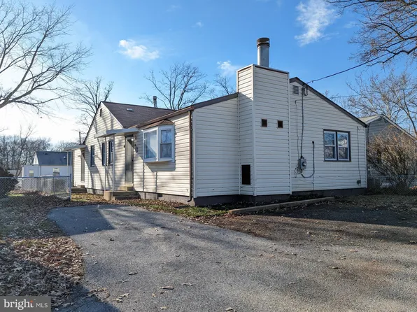 88 Circle Ave, Indian Head, MD 20640