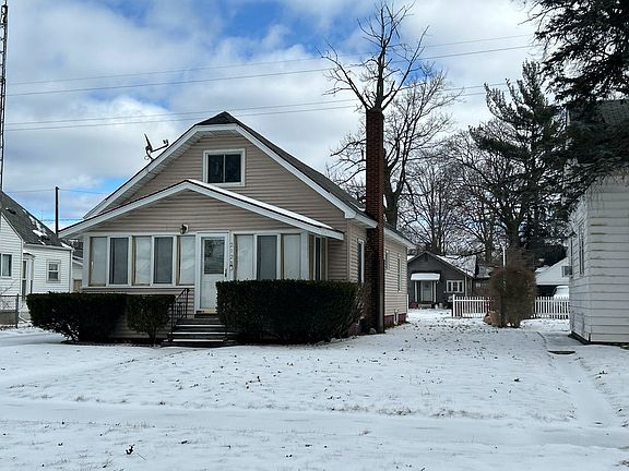 2nd image of 2128 Maffett St