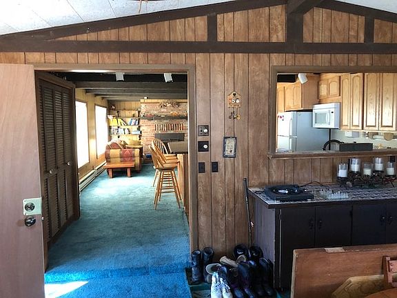 3rd image of 12 Blue Spruce Ln