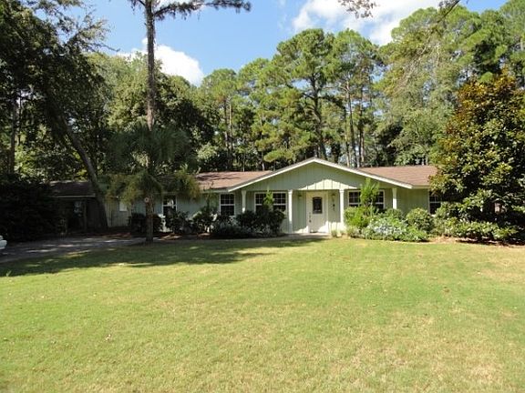 2nd image of 3 Bay Pines Dr