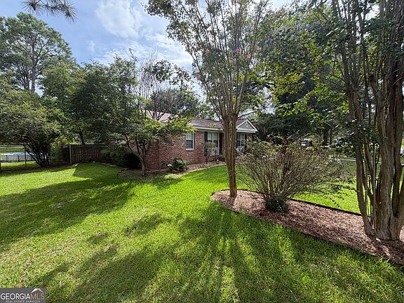 3rd image of 2622 Pine Valley Rd