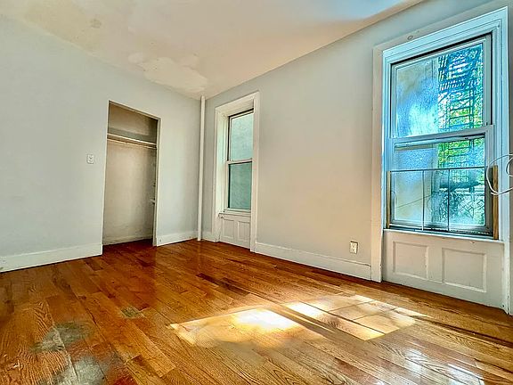 2nd image of 988 Bergen St #2A