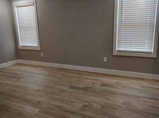 809 SE Hackberry Dr, Topeka, KS 66607