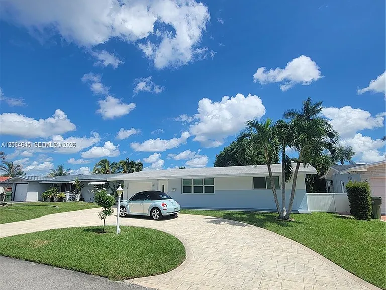 1211 NW 87th Way — Photo 2
