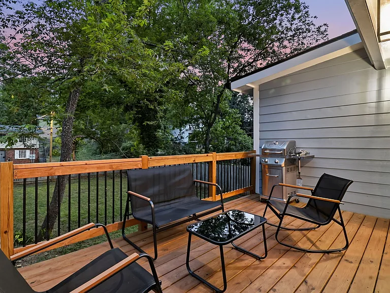 Private Backyard Deck w/ Outdoor Seating