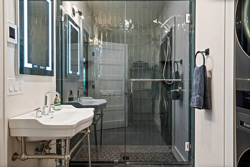 1 bed, $2,200 — Photo 4