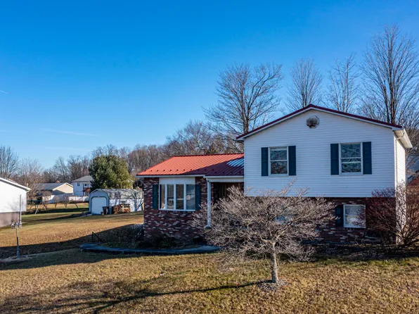 266 Hemlock Dr, Portage, PA 15946