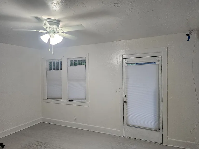 311 SW 12th St #1 — Photo 28