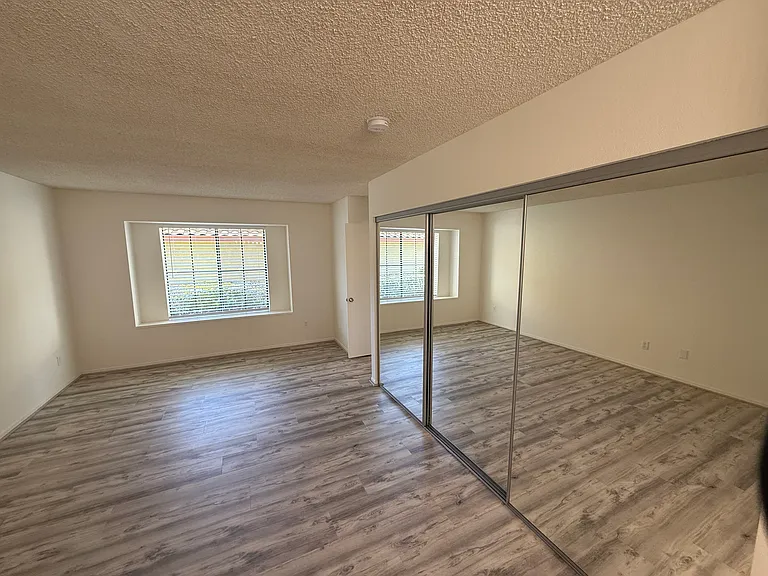 832 Lochwood Pl — Photo 21