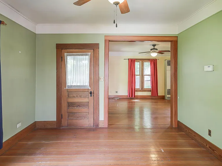 923 S Jefferson St — Photo 8