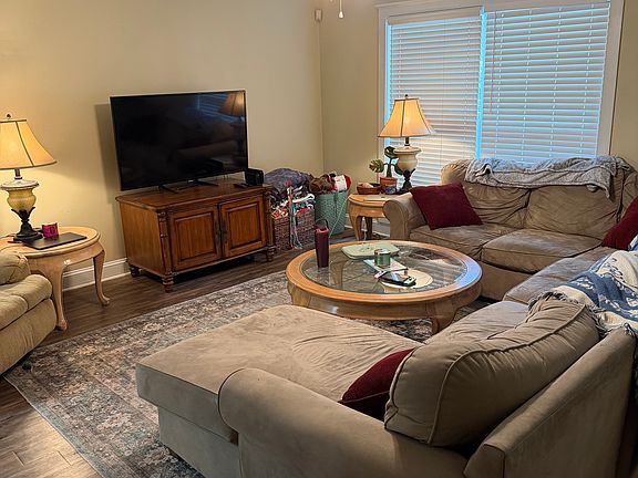 2nd image of 490 Barnett Shoals Rd APT 904