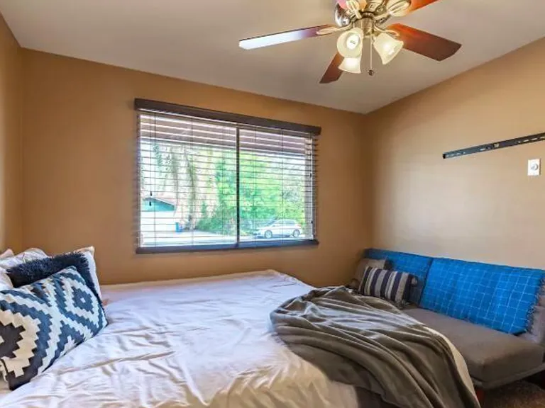 1321 E La Jolla Dr — Photo 14
