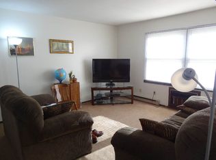 831 W Taylor St APT 601, Dekalb, IL 60115