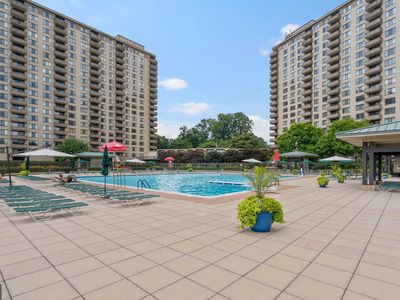 5225 Pooks Hill Rd APT 916S, Bethesda, MD, 20814