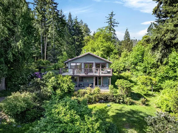 206 Roland Rd, Saltspring Island, BC V8K 2B7