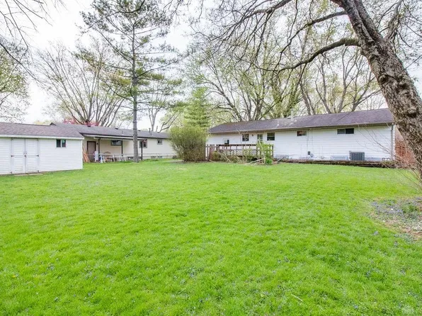 24 Brookwood Dr, Bellbrook, OH 45305