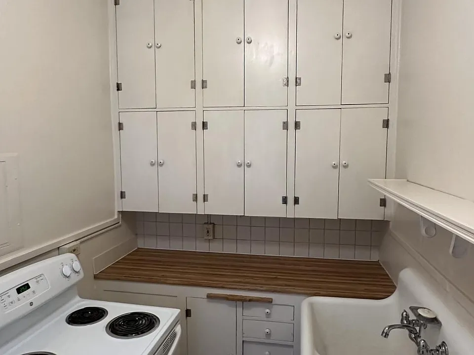 5 S Cedar St #207