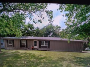 2221 SW Jewell Ave, Topeka, KS 66611