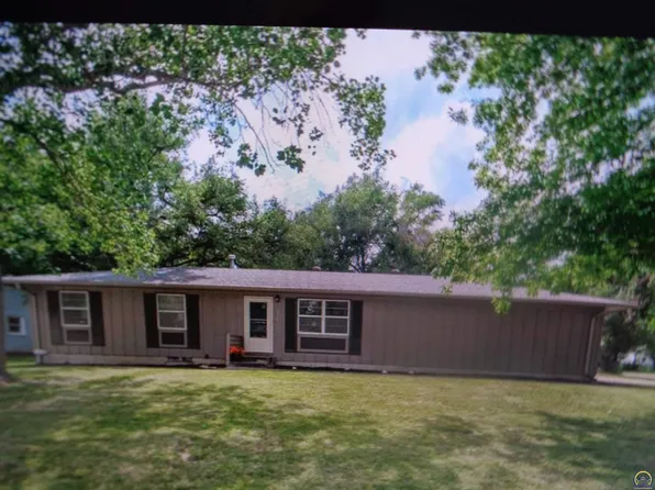 2221 SW Jewell Ave, Topeka, KS 66611