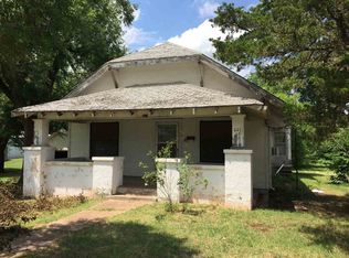 611 Locust St, Perry, OK 73077