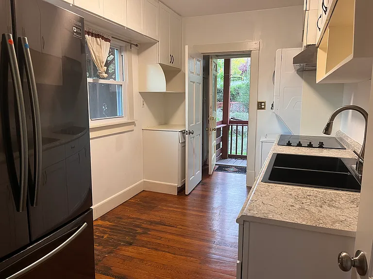 134 Asylum St #1 — Photo 6