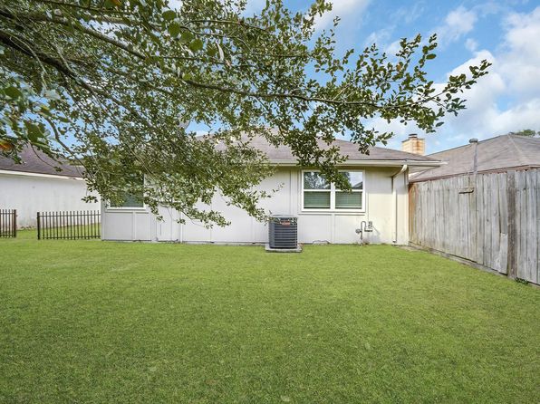 4925 Greenwood Dr, Rosenberg, TX 77471