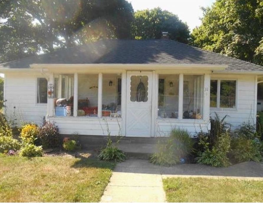 1st image of 31 Railroad Ave