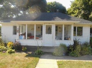 31 Railroad Ave, East Moriches, NY 11940