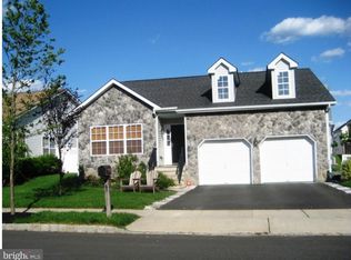 19 Canal View Dr, Lawrence Township, NJ 08648