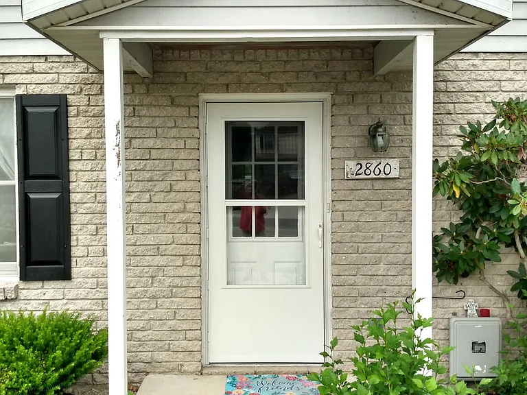 2860 Fillmore Dr — Photo 3